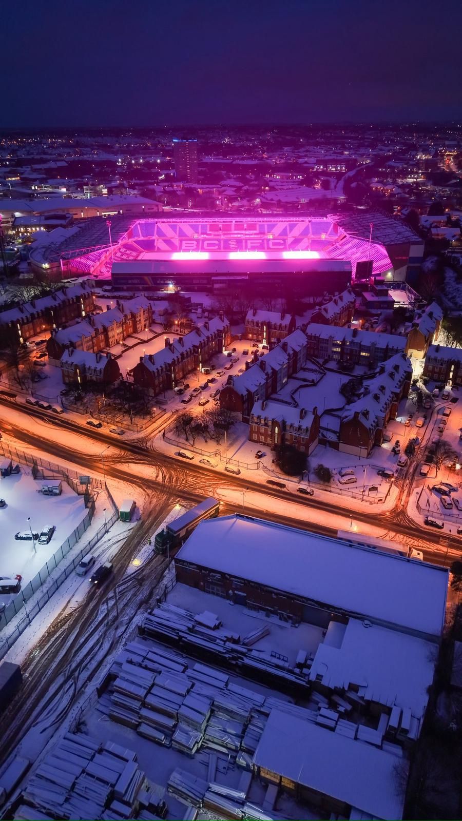 إضاءة الملعب إضاءة الملعب