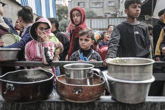 معركة الأوانى الفارغة فى غزة