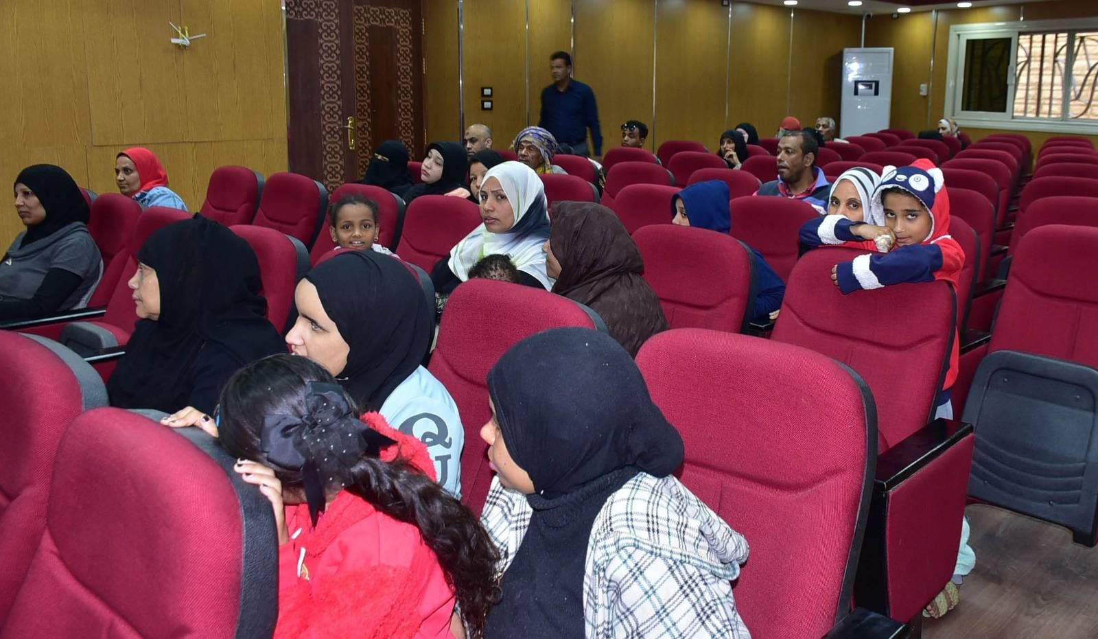 حضور فعاليات لقاء اليوم المفتوح الأسبوعى بالأقصر