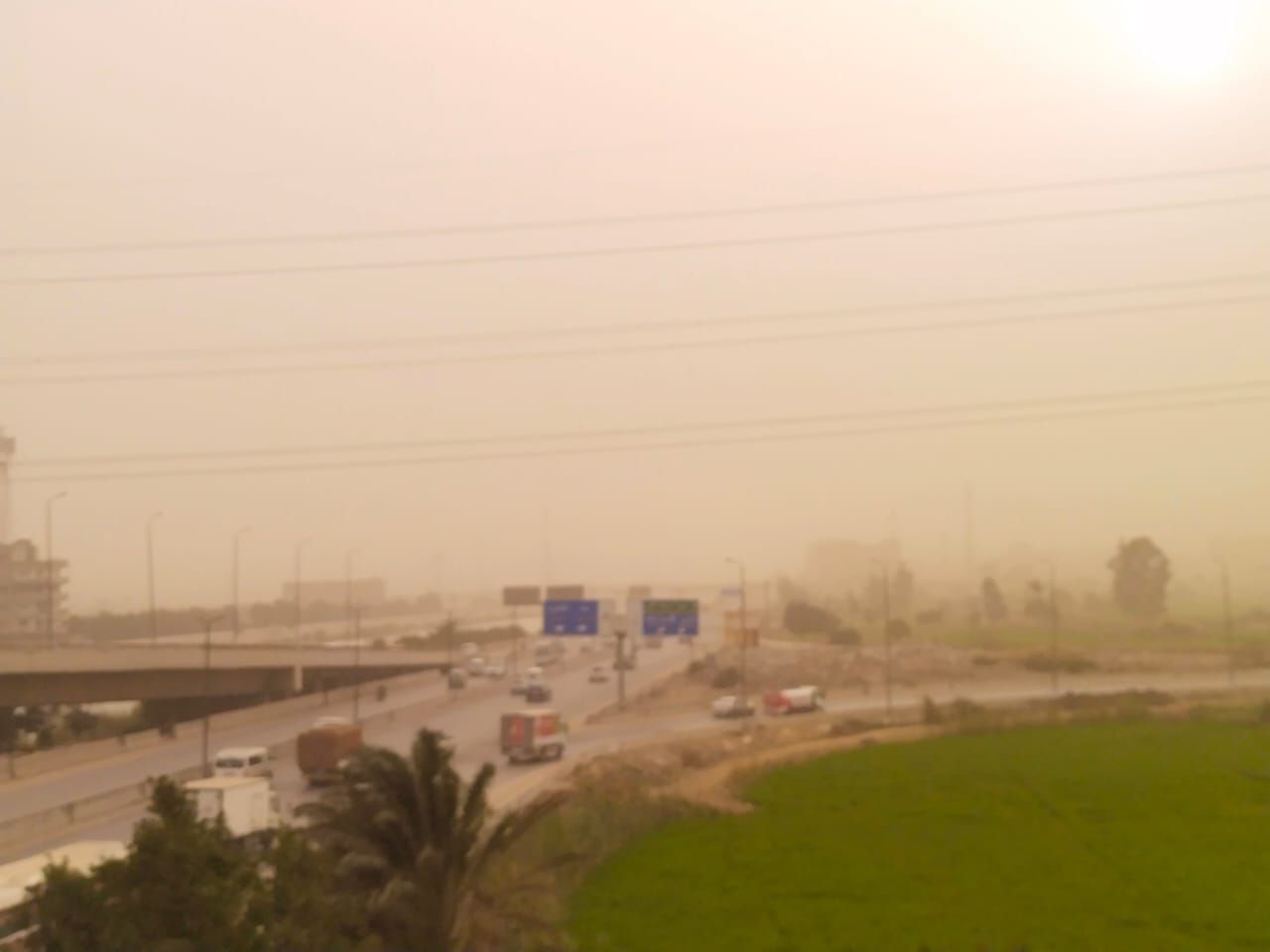 الأتربة تغطي المحافظة الأتربة تغطي المحافظة