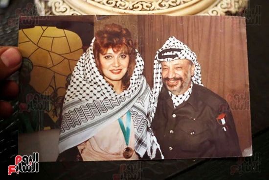 مقنيات وصور نادرة من حياة مديحة كامل