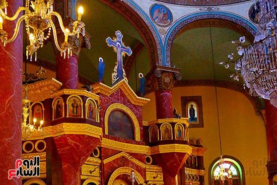 الكنيسة مقصد للزائرين والسائحين من مختلف دول العالم