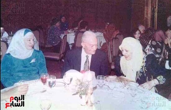 مقنيات وصور نادرة من حياة مديحة كامل