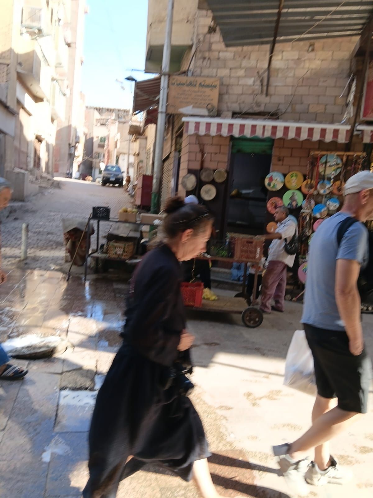 السوق القديم بأسوان يجذب السياح