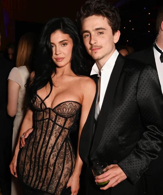 كايلي جينر مع صديقها كايلي جينر مع صديقها