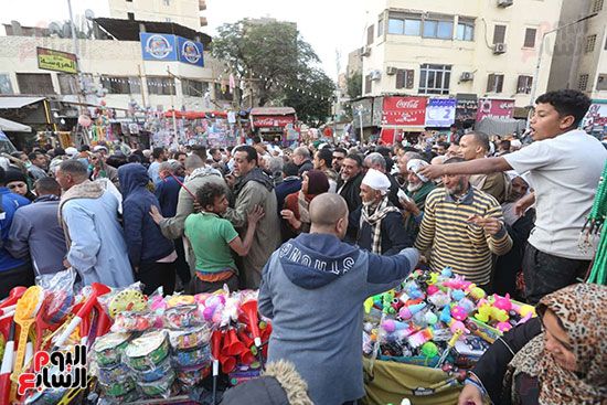 الباعة جزء من مولد السيدة