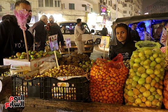 فرحة المولد في عيون الباعة فرحة المولد في عيون الباعة