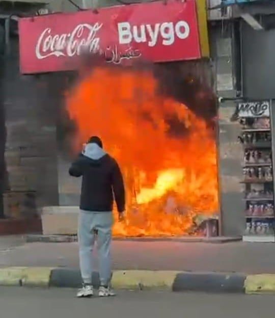 التيران تلتهم محل في الإسكندرية التيران تلتهم محل في الإسكندرية