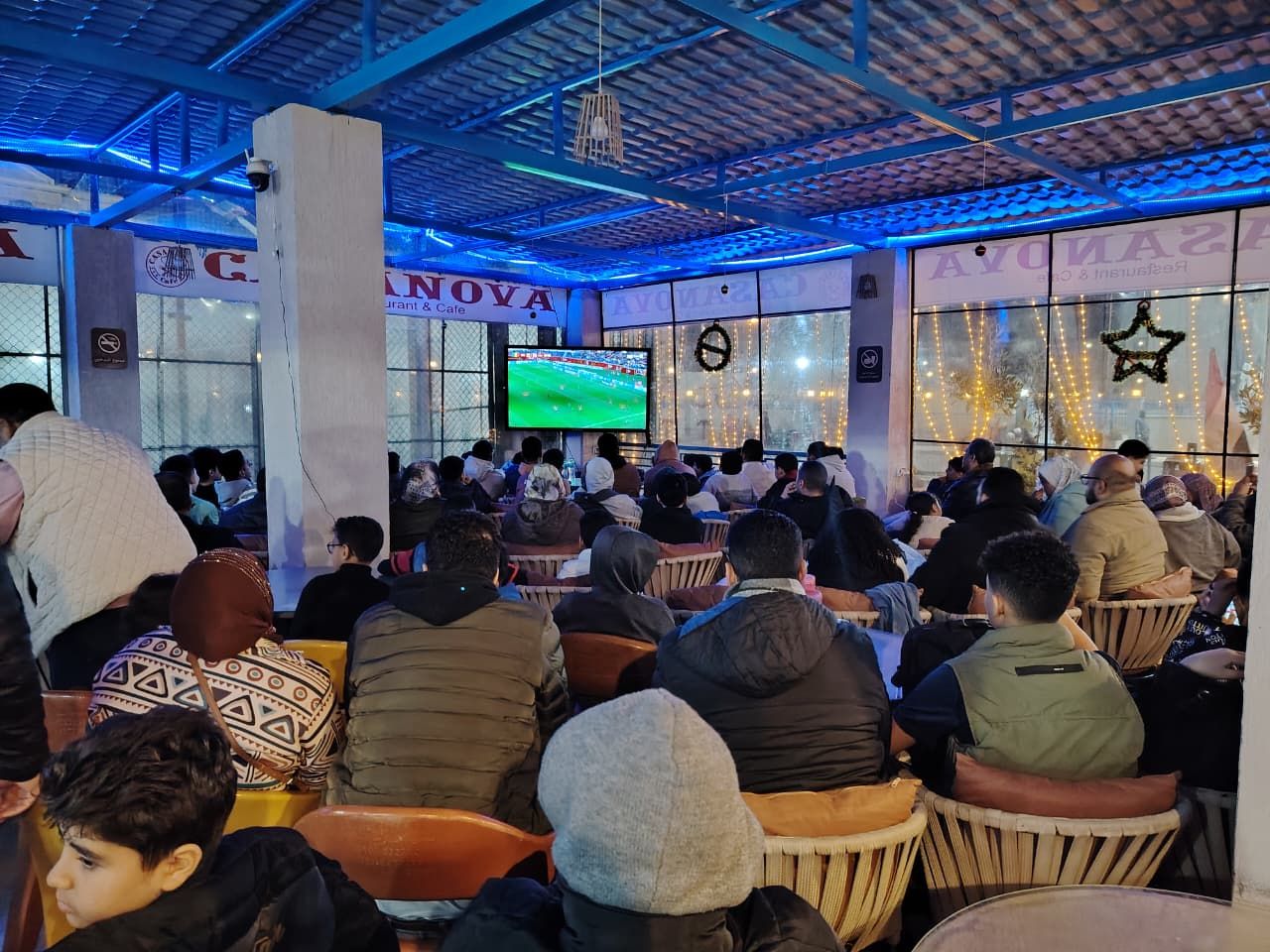 الاعضاء في الجزيرة 2 أمام مباراة مصر والسنغال