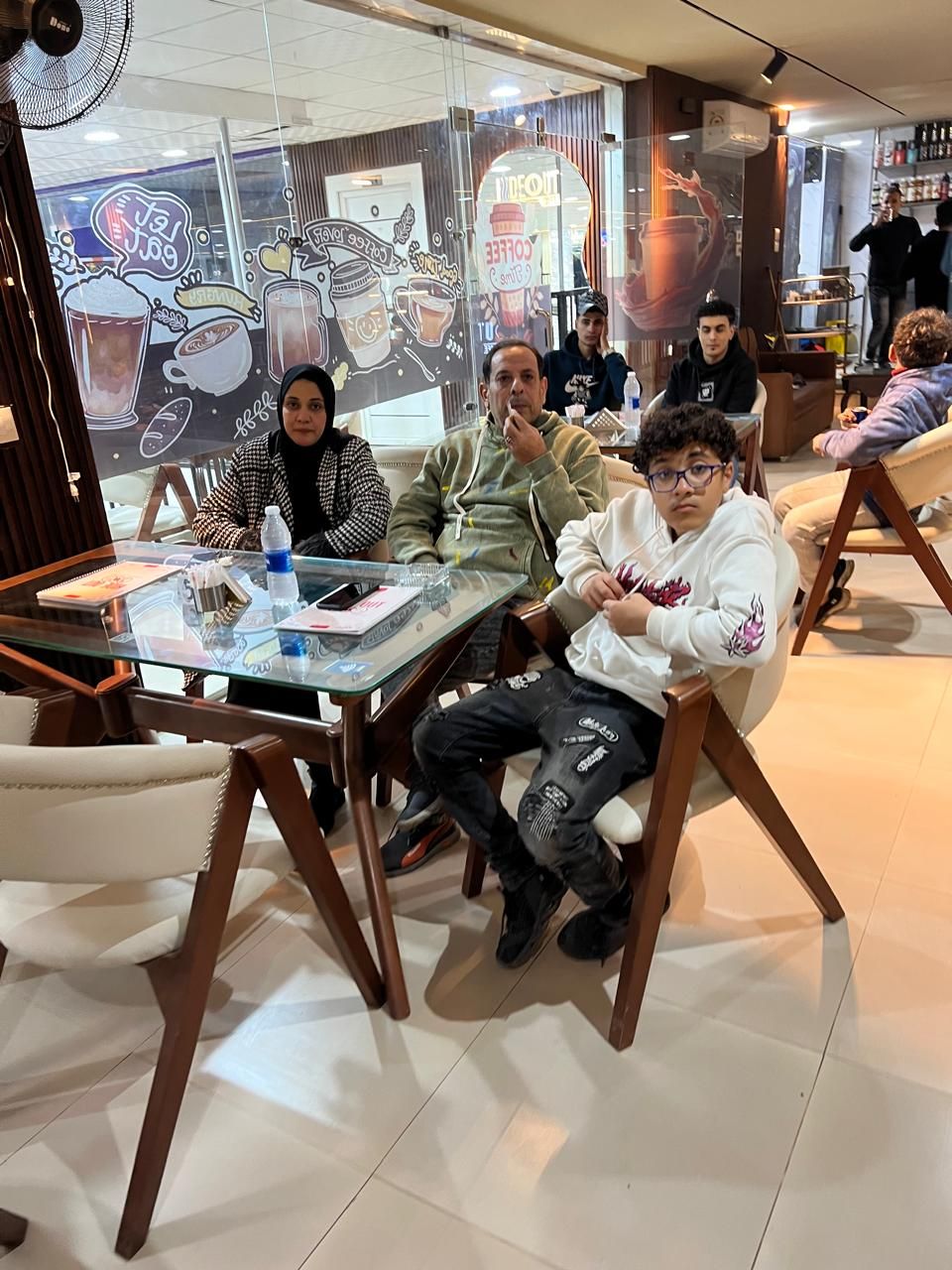 العائلات ومتابعة مباراة منتخب مصر والسنغال