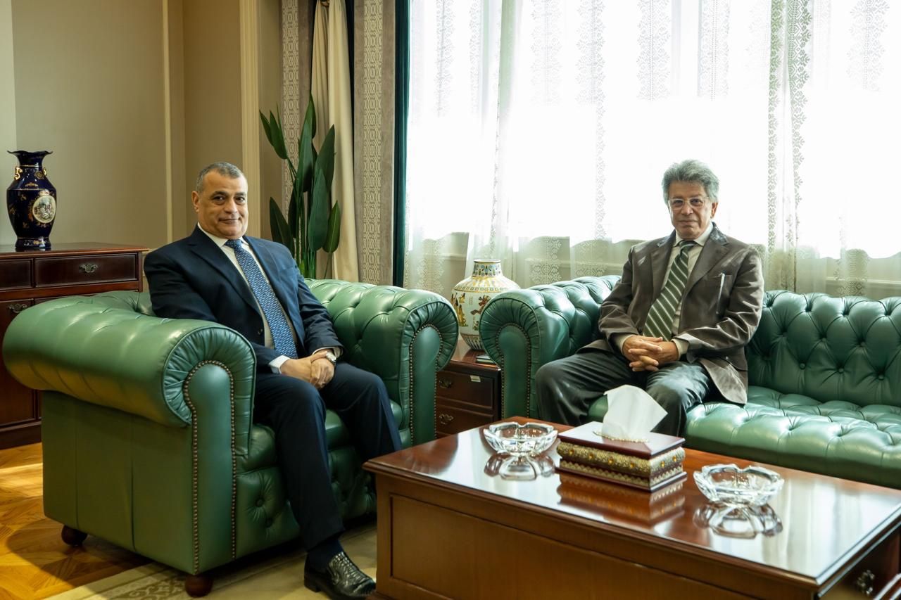 وزير الانتاج الحربي يلتقى بطارق نور وزير الانتاج الحربي يلتقى بطارق نور