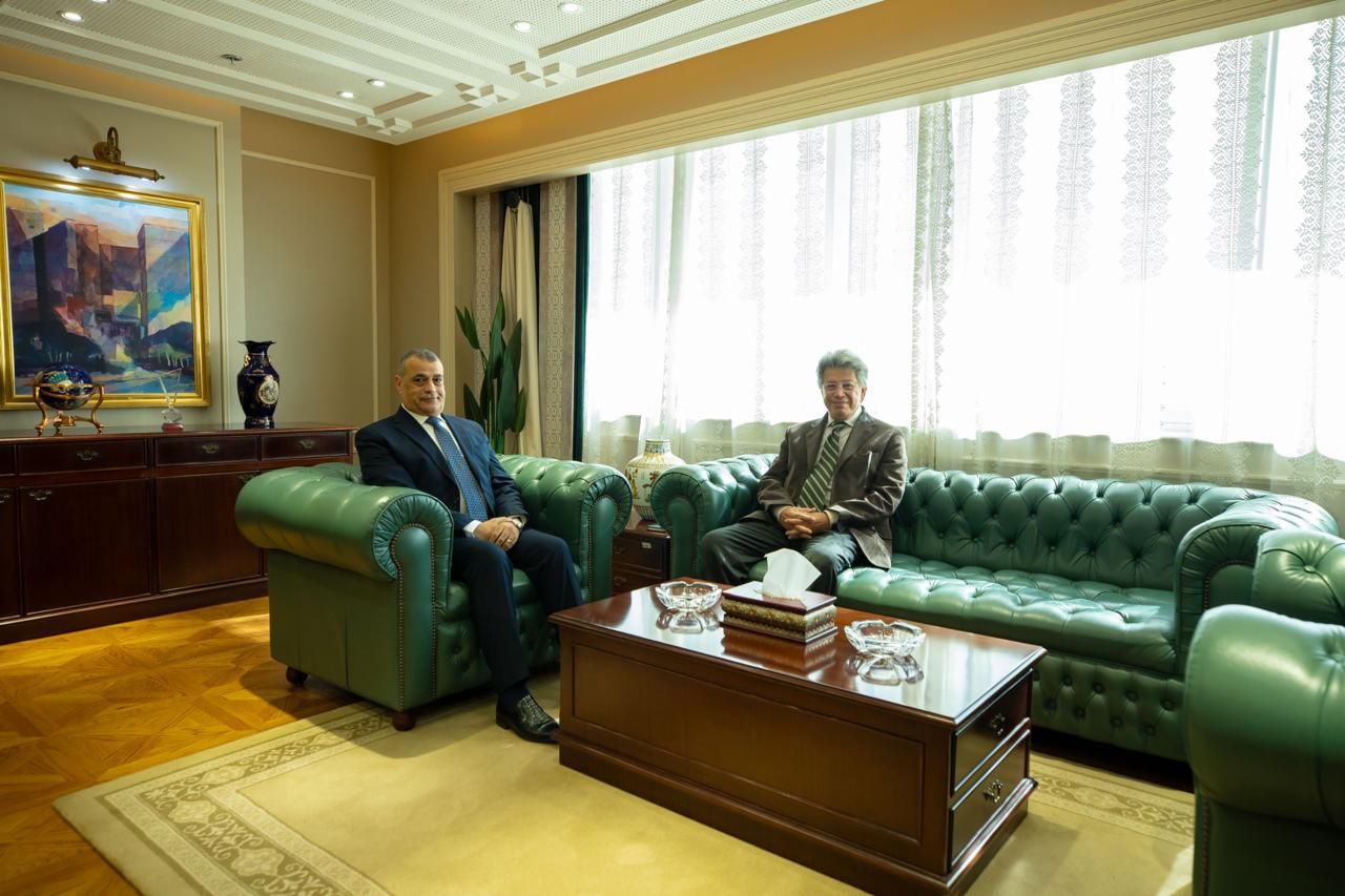 وزير الانتاج يلتقى رئيس الشركة المتحدة وزير الانتاج يلتقى رئيس الشركة المتحدة