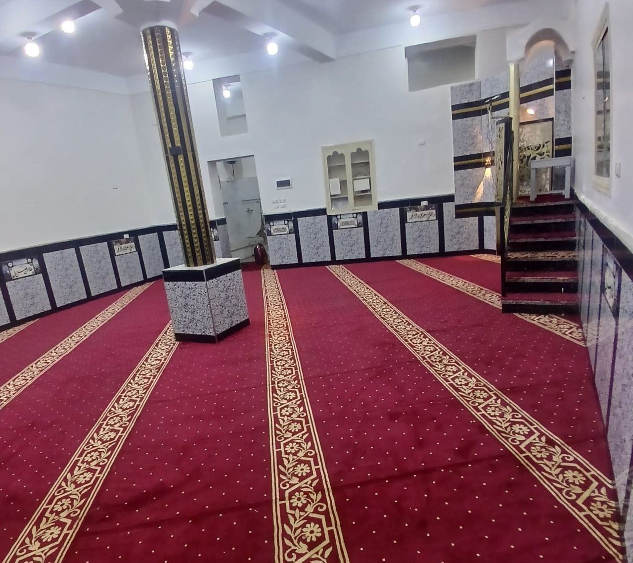 أوقاف الأقصر تنهى فرش مسجد الرحمن بالرزيقات قبلى فى أرمنت