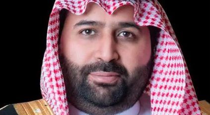 أمير جازان يعزي محافظ العارضة في وفاة عمه