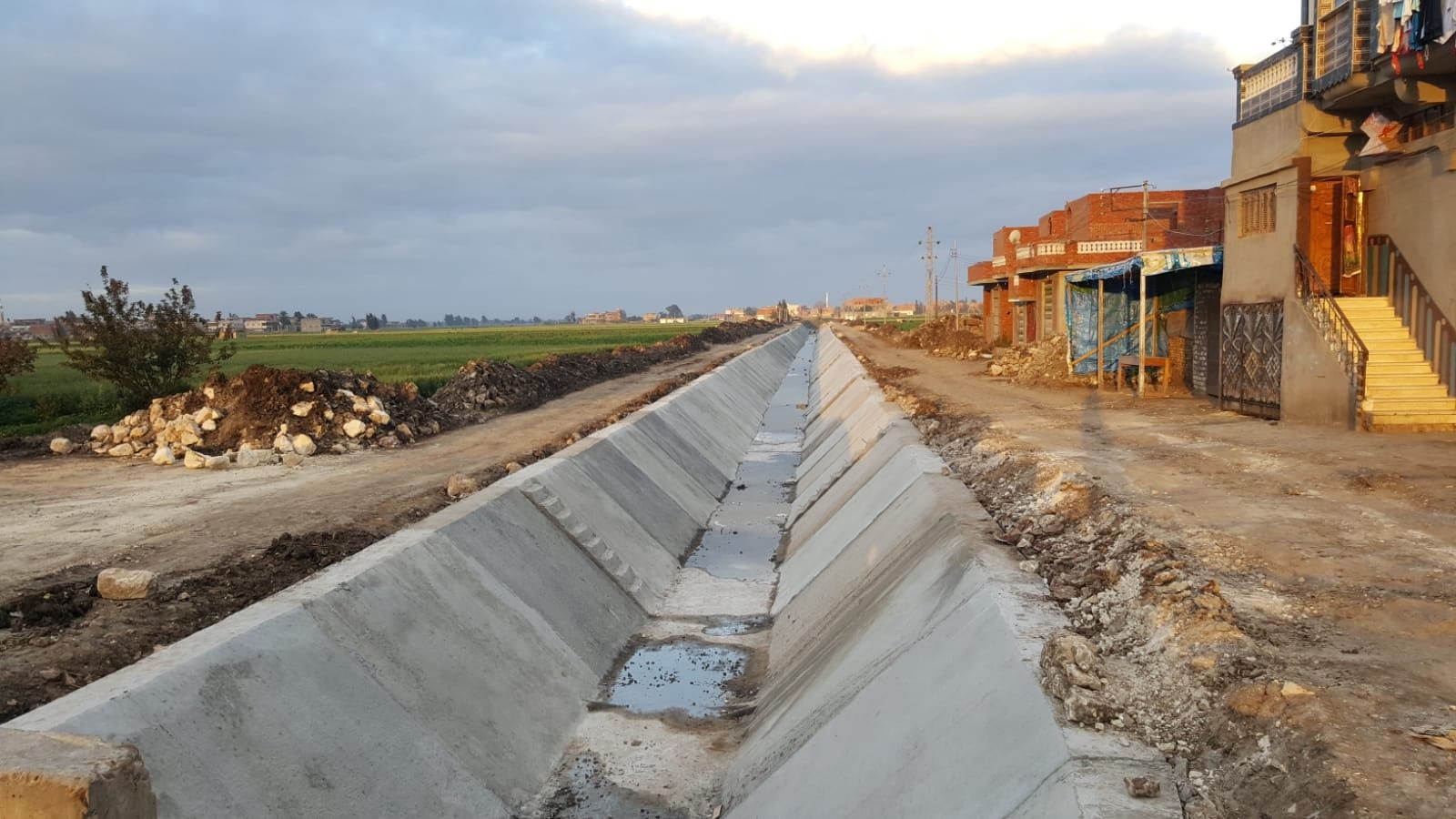 تبطين ترعة بكفر الشيخ