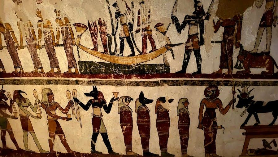 جانب من الرسوم العقائدية بمقابر المزوقة