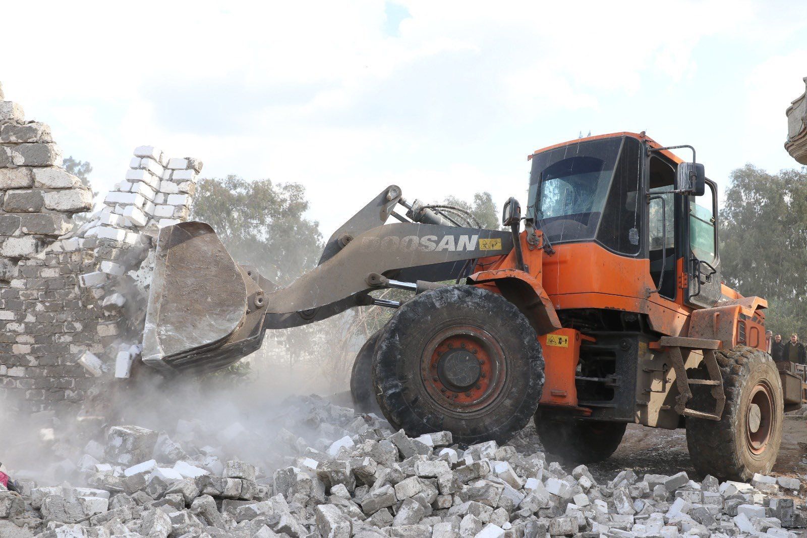 إزالة تعديات بقلين