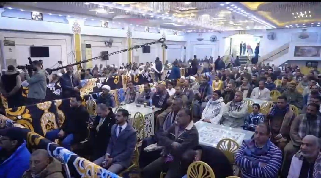 أهالى ملوى فى السرادق