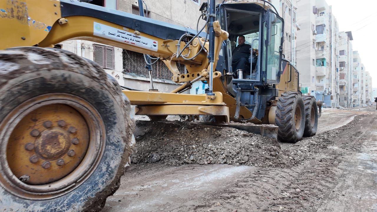 رفع كفاءة شارع الصحافة بعاصمة المحافظة