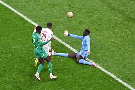 أيوب الكعبي يهدر أخطر فرص المغرب