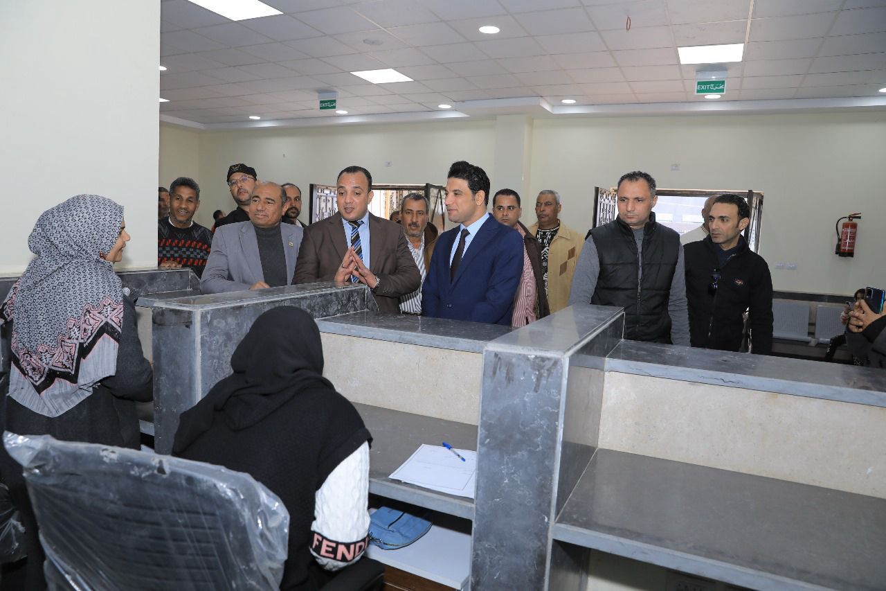 نائب محافظ سوهاج خلال تفقد مشروعات حياة كريمة في القرى