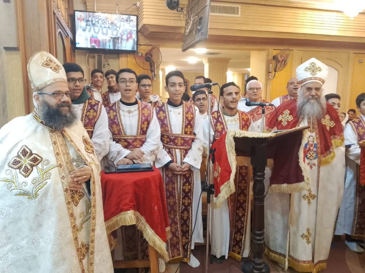 تأدية لقان عيد الغطاس المجيد في كنيستى الأم دولاجى بإسنا وعزبة جاد تأدية لقان عيد الغطاس المجيد في كنيستى الأم دولاجى بإسنا وعزبة جاد