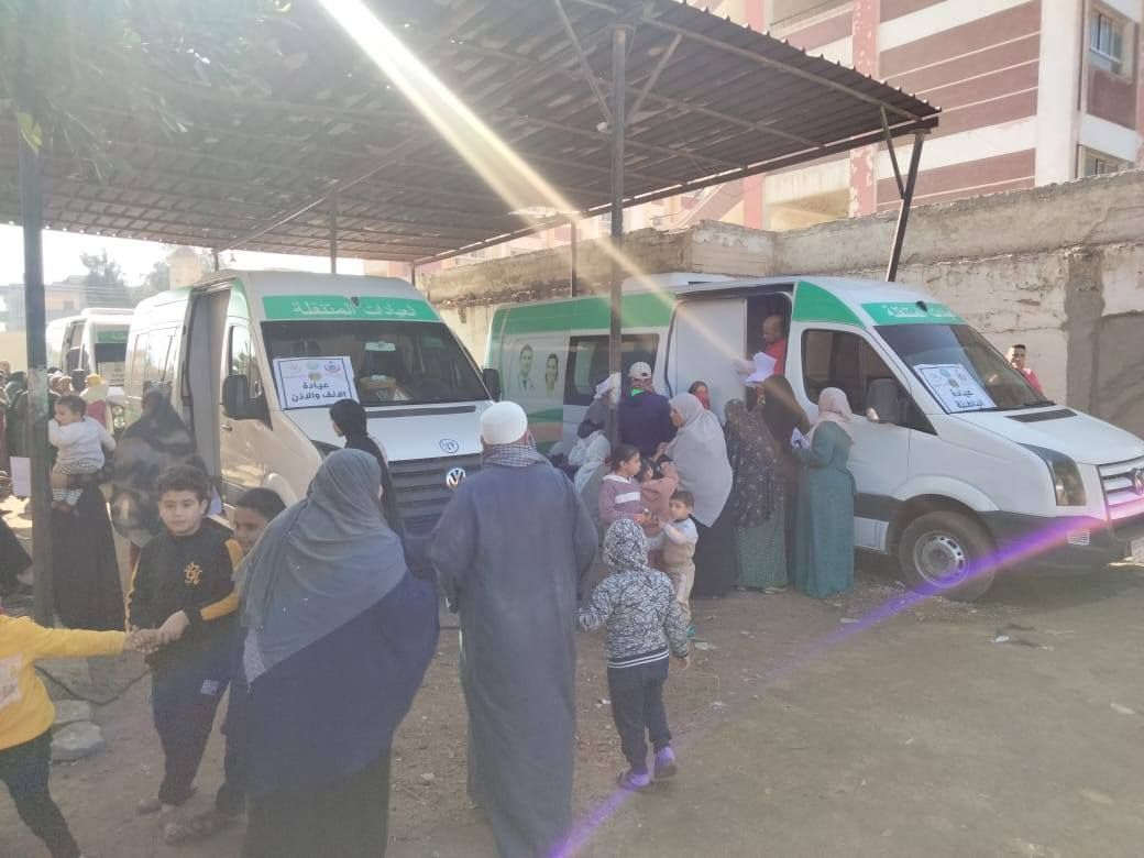 اقبال على القافلة الطبية
