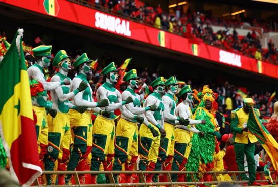 جمهور السنغال يشعل الأجواء