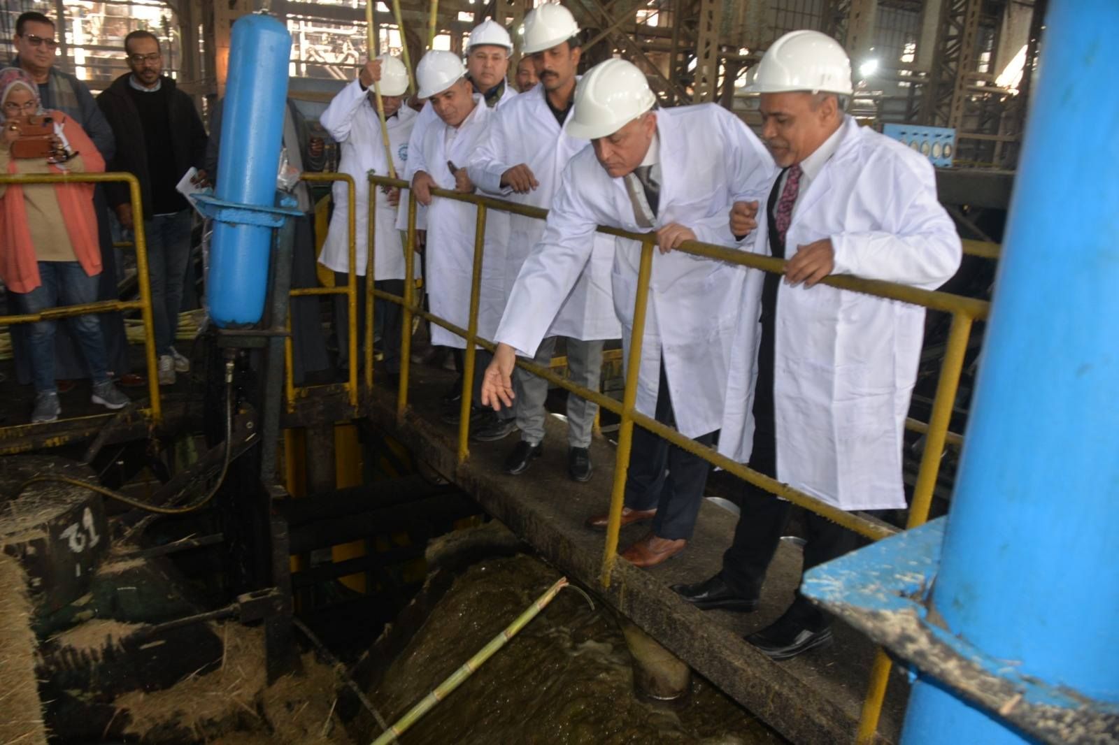 محافظ الأقصر يشهد فعاليات موسم عصير القصب بمصنع سكر أرمنت
