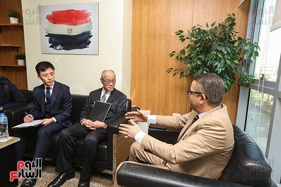 رئيس التحرير مع سفير اليابان