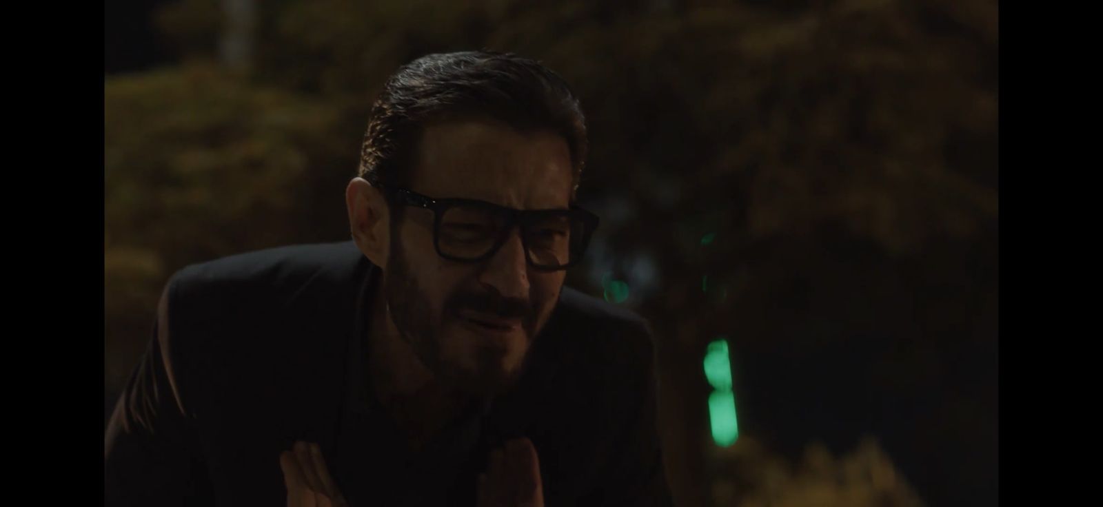 أحمد زاهر يعتدي على شقيق السائق بعد عرضه 200 ألف جنيه كدية (1)