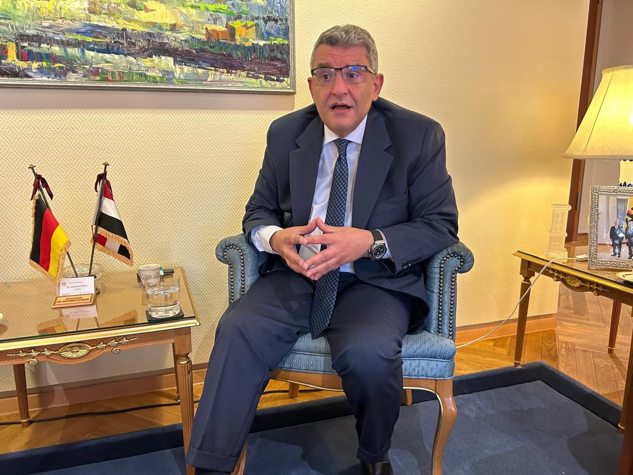 السفير السفير