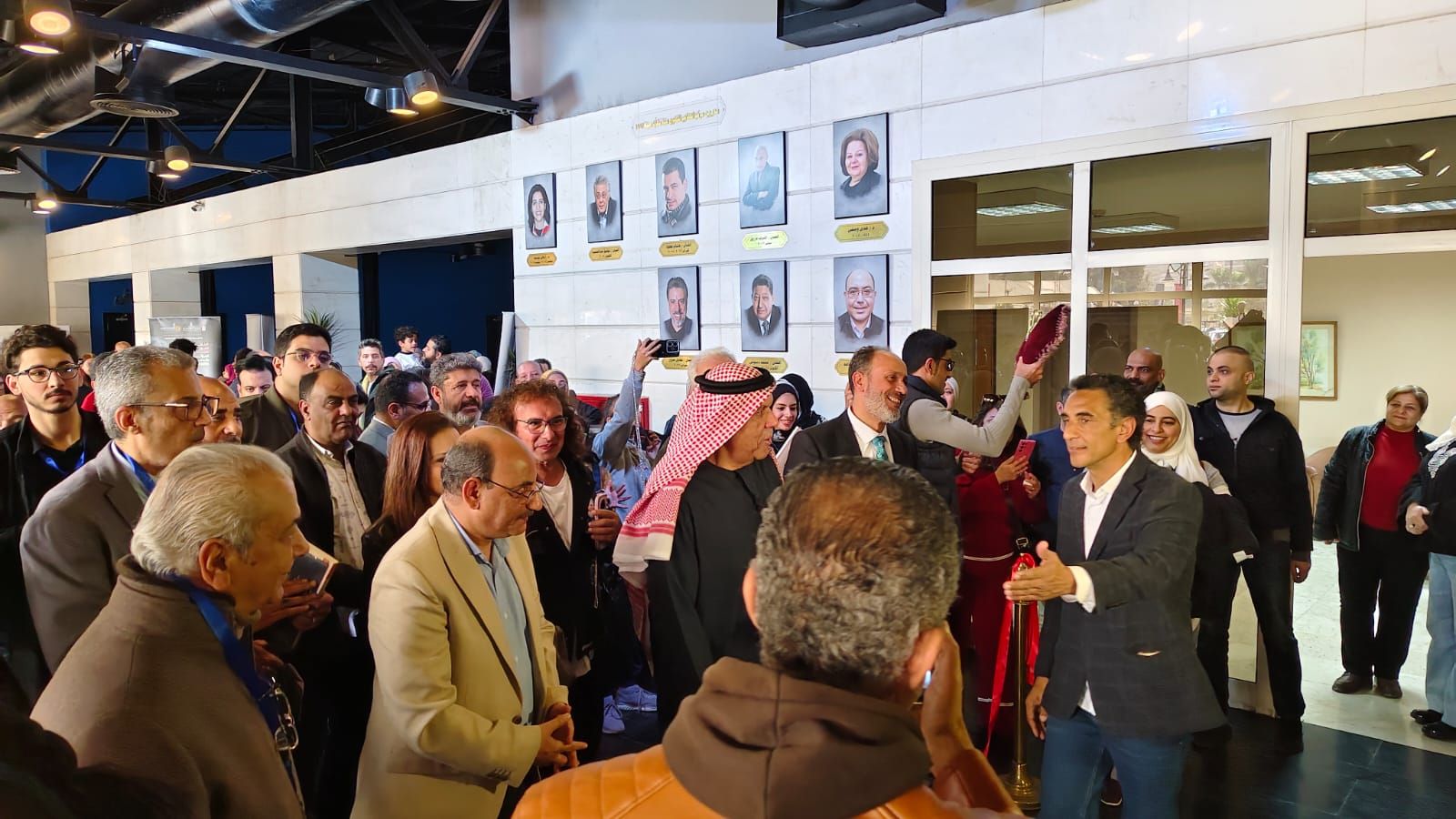 تركيز كبير من ضيوف المهرجان بحفل افتتاح مهرجان العرائس