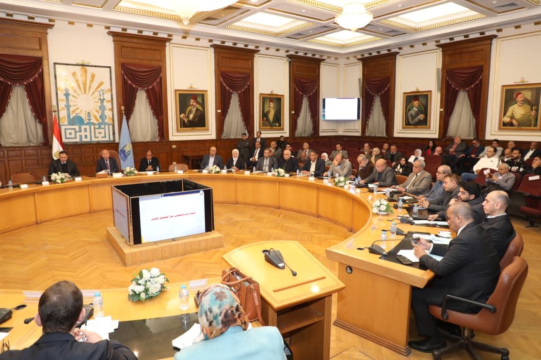 محافظ القاهرة يلتقى نواب البرلمان الجدد (2)