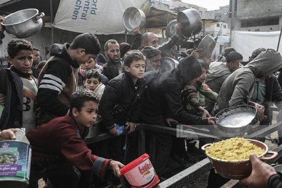 تكية خيرية لتوزيع الطعام فى غزة