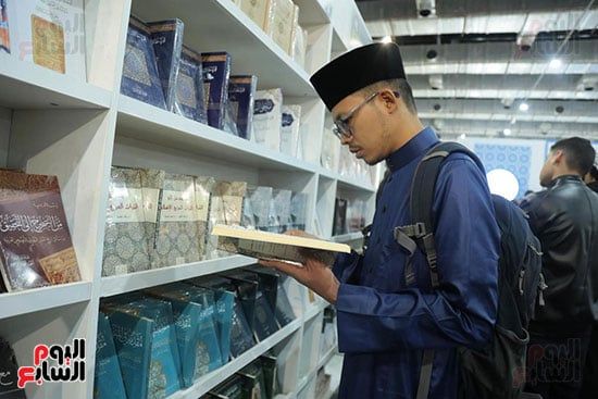 شراء الكتب من معرض الكتاب شراء الكتب من معرض الكتاب