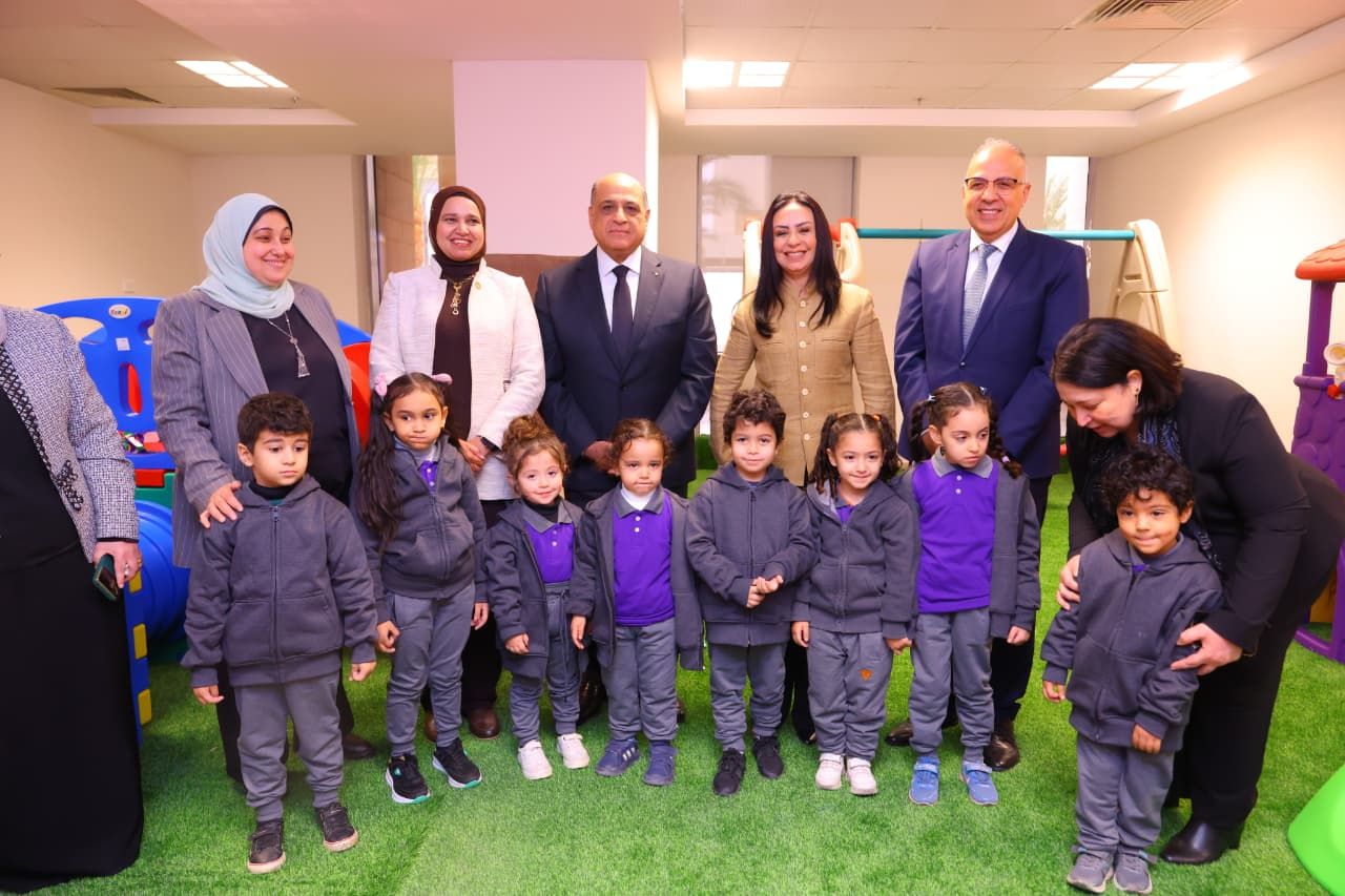 وزيرا التضامن والموارد المائية يفتتحان مركز استقبال أبناء وبنات العاملين بوزارة الرى وزيرا التضامن والموارد المائية يفتتحان مركز استقبال أبناء وبنات العاملين بوزارة الرى