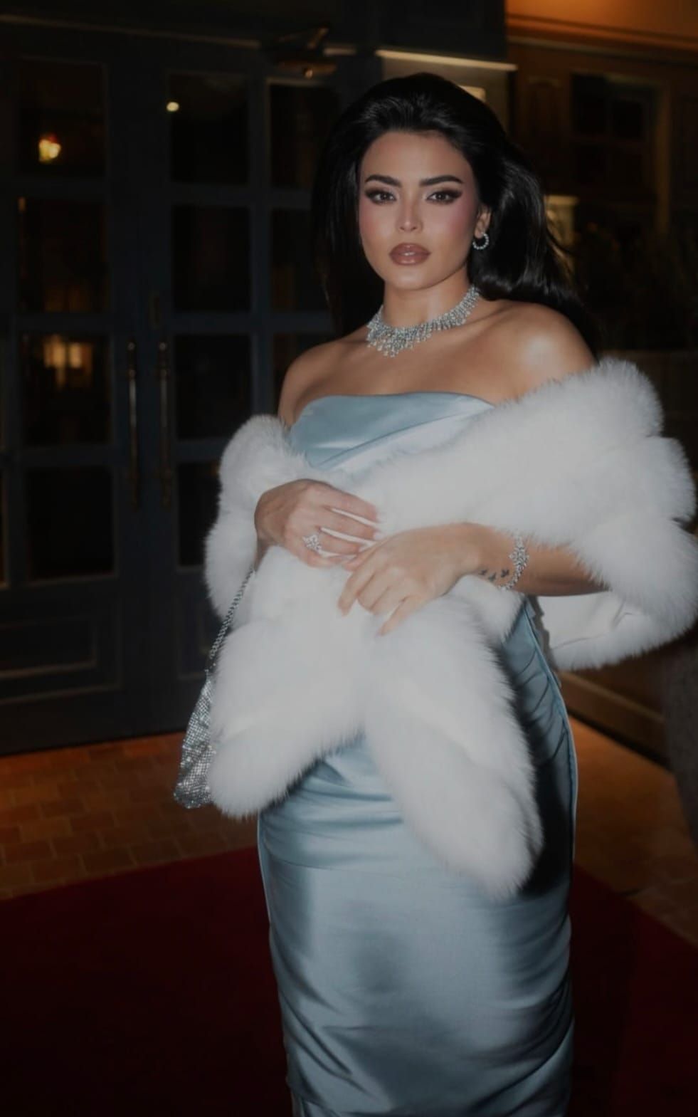 اسماء جلال بالفستان بيبي بلو اسماء جلال بالفستان بيبي بلو