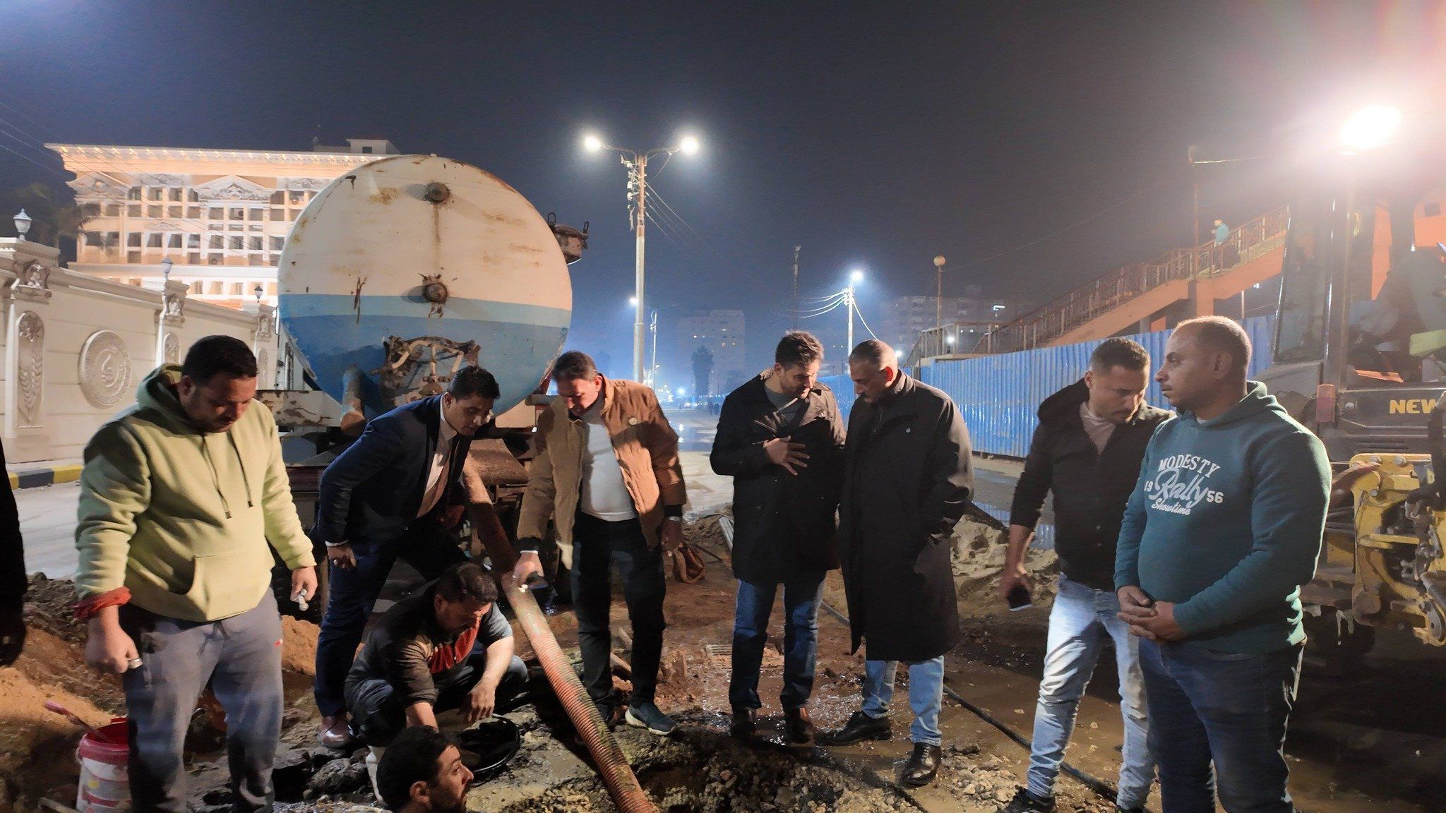 متابعة أعمال اصلاح الكسر متابعة أعمال اصلاح الكسر