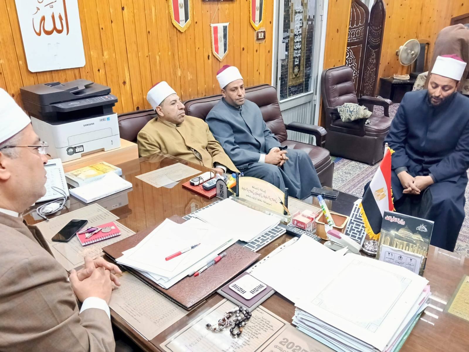 الاستماع للأصوات الحسنة من الأئمة الاستماع للأصوات الحسنة من الأئمة