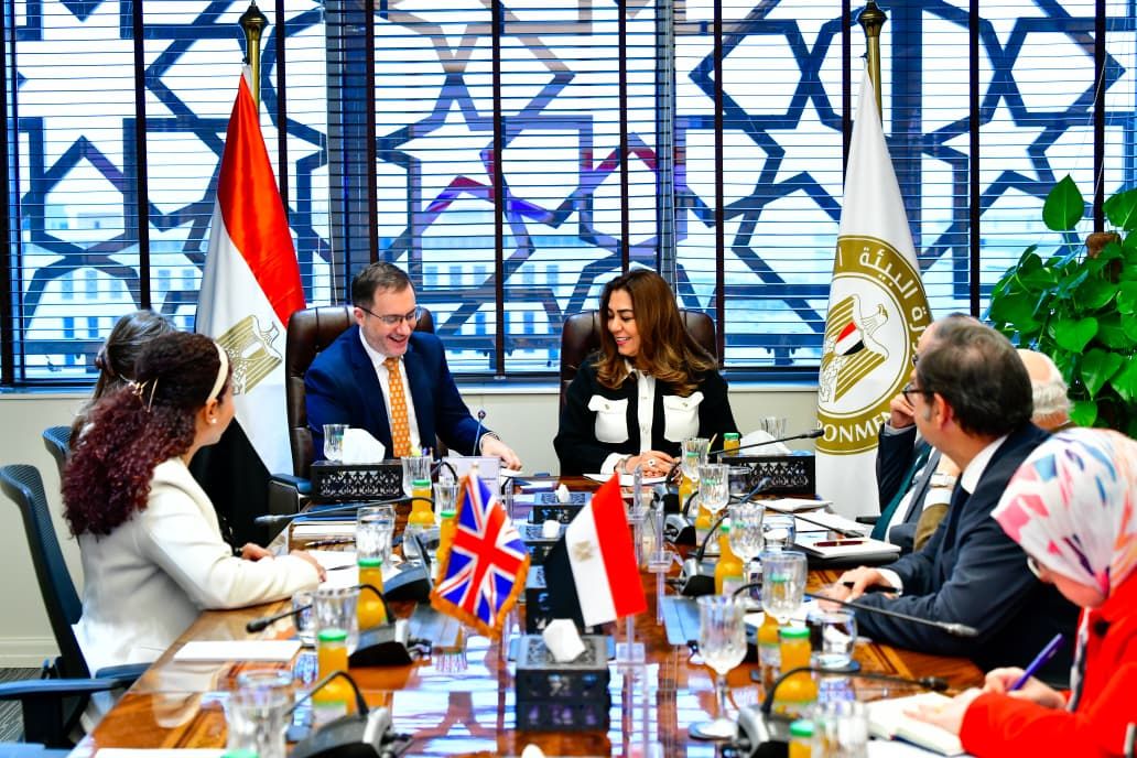 خلال اللقاء مع الوزيرة خلال اللقاء مع الوزيرة