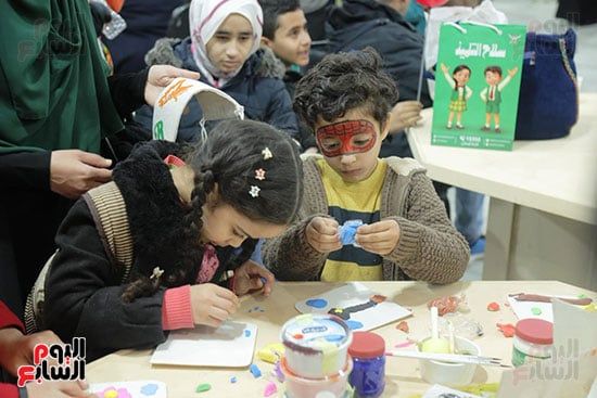التلوين داخل معرض الكتاب التلوين داخل معرض الكتاب