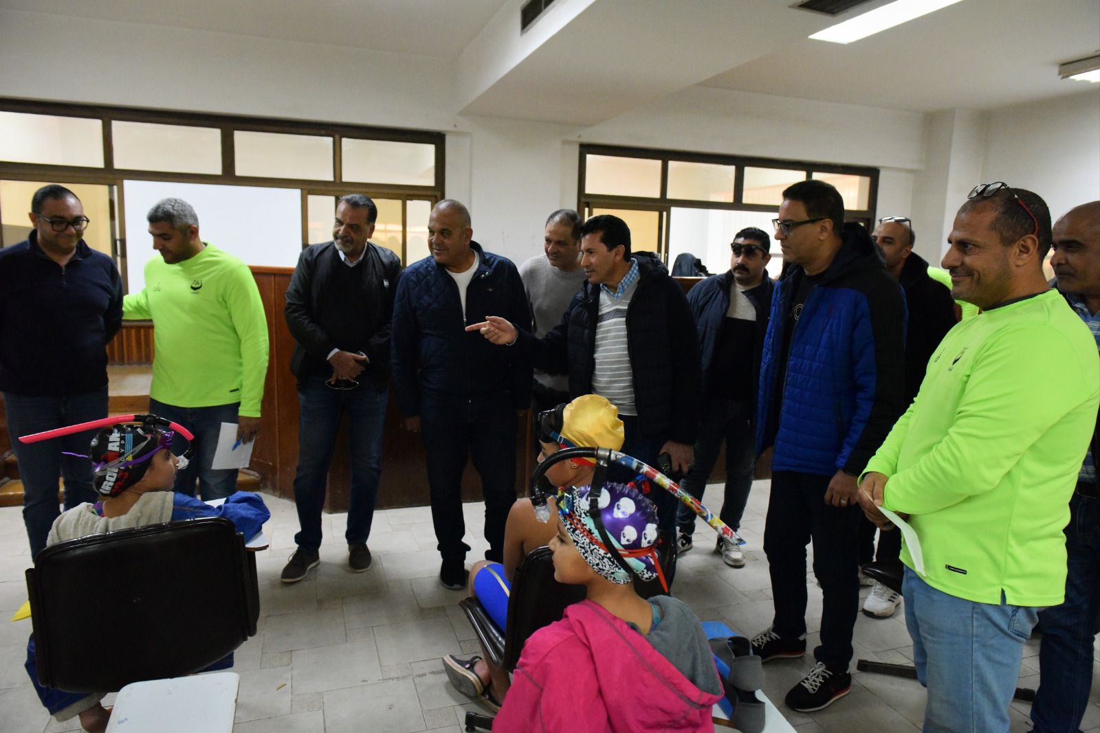 تجهيزات بطولة القاهرة للسباحة بالزعانف