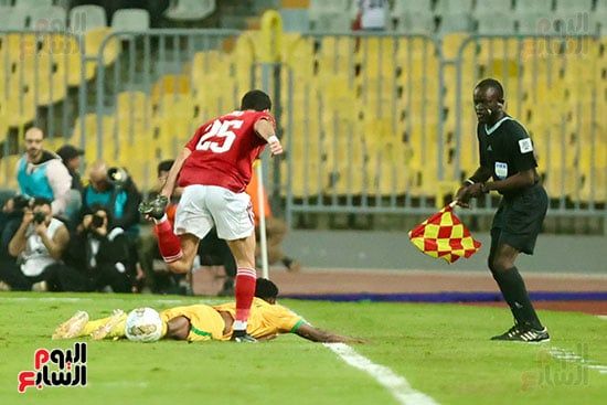 التحامات قوية خلال المباراة