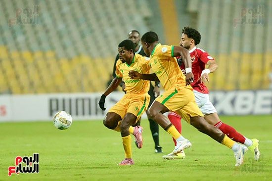 مروان عطية وصراع علي الكرة