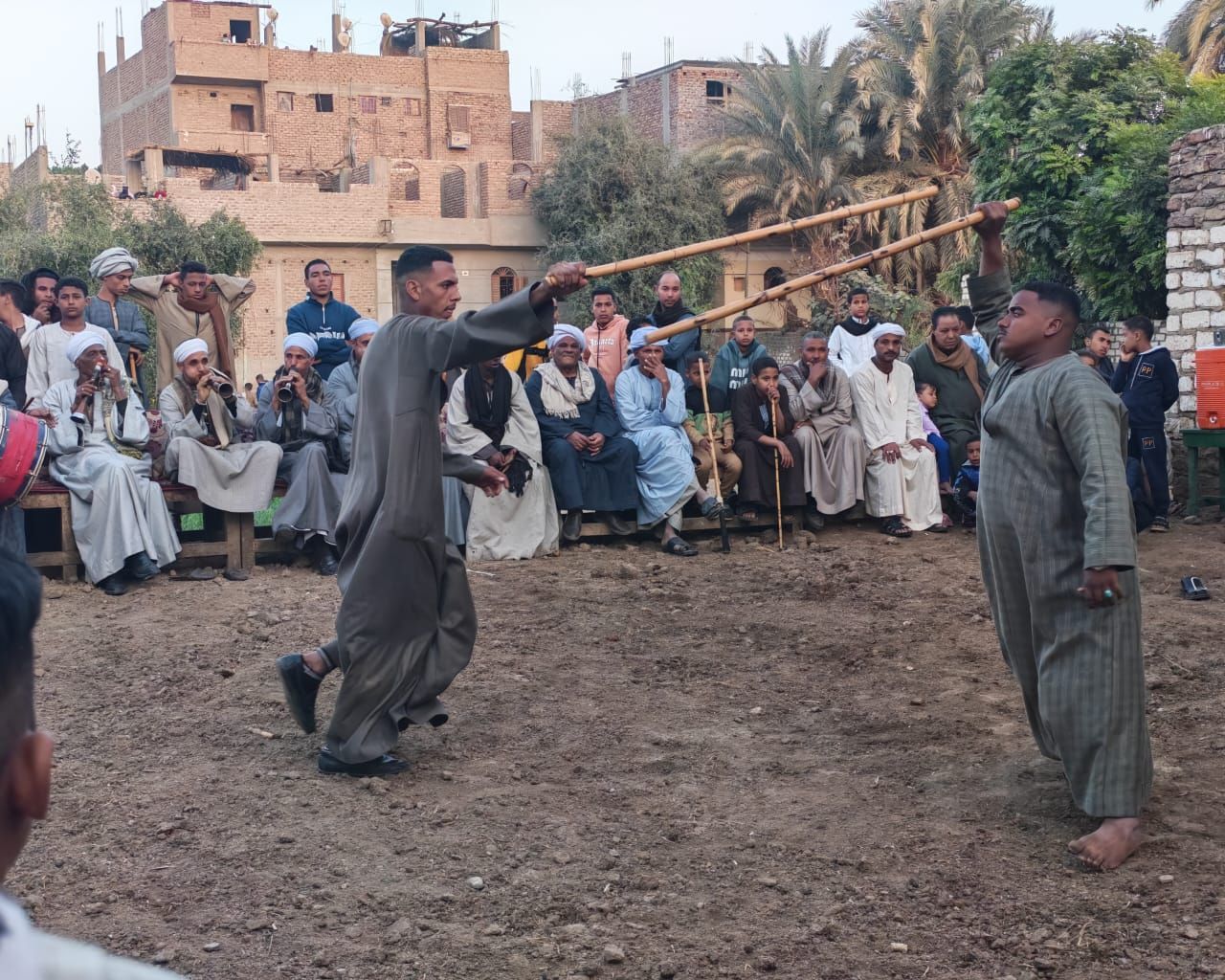 مبارزات شبابية مميزة فى حلقات التحطيب بمولد قرية العشي مبارزات شبابية مميزة فى حلقات التحطيب بمولد قرية العشي