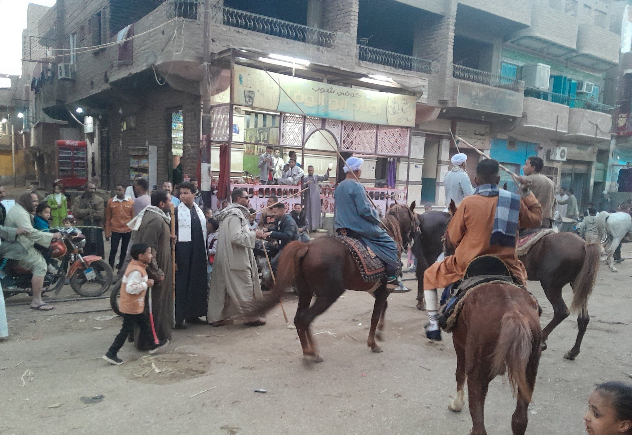 مشاركة الخيالة فى انطلاقة المولد السنوى للشيخ محمد العشي مشاركة الخيالة فى انطلاقة المولد السنوى للشيخ محمد العشي