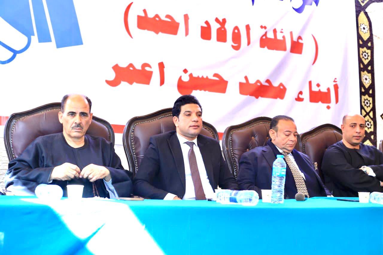 إنهاء خصومة ثأرية بقرية الصوامعة شرق أخميم (2) إنهاء خصومة ثأرية بقرية الصوامعة شرق أخميم (2)