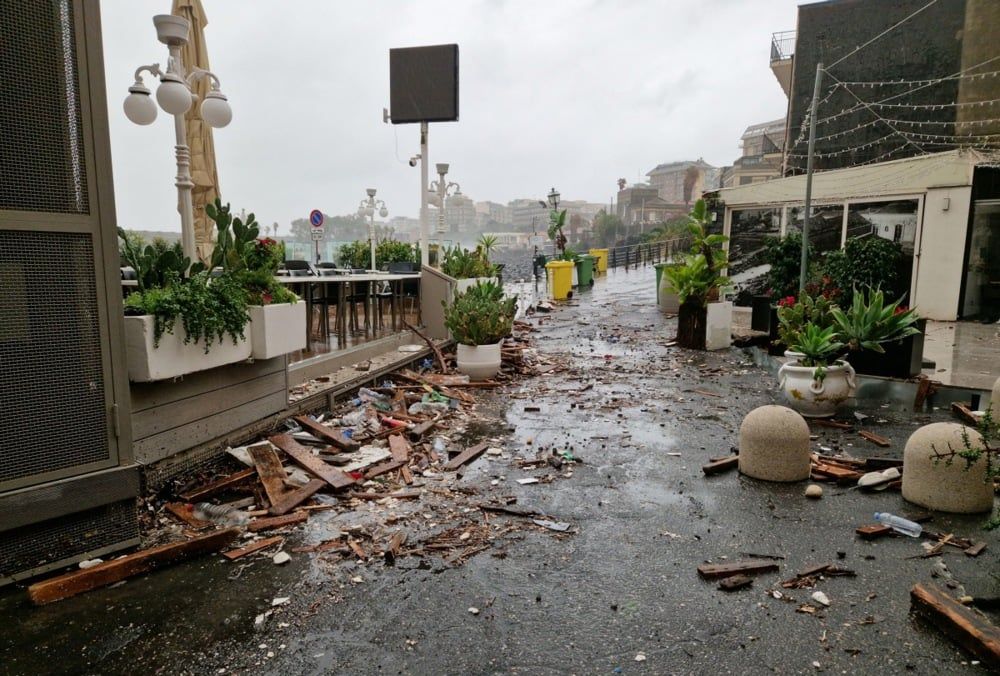 عاصفة إيطاليا (3)