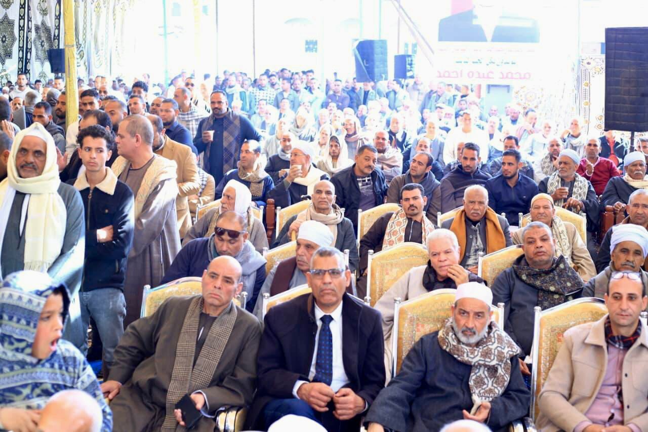 جانب من حضور جلسة الصلح جانب من حضور جلسة الصلح